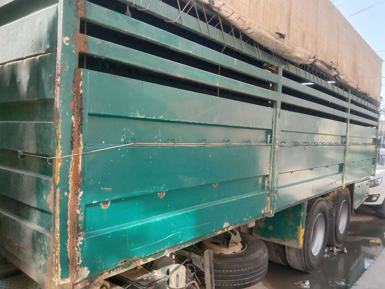 السلام عليكم
بدي للبيع مشدود جادر مطري علية السعر 
2 مليون وبي مجال 

***********
