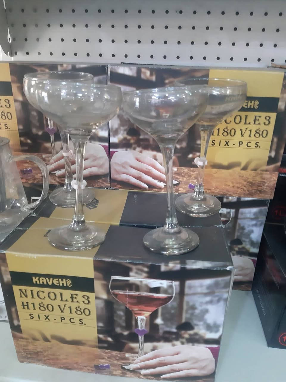 كلاص برنص سعر الكارتون  8500 العدد في الكارتون  4 سيت 
عنوان حلة شارع  60 بناية مطعم ادم 
واتساب  ***********
 تلكرام https://t.me/MUS2lwBgzjQ5N2My
