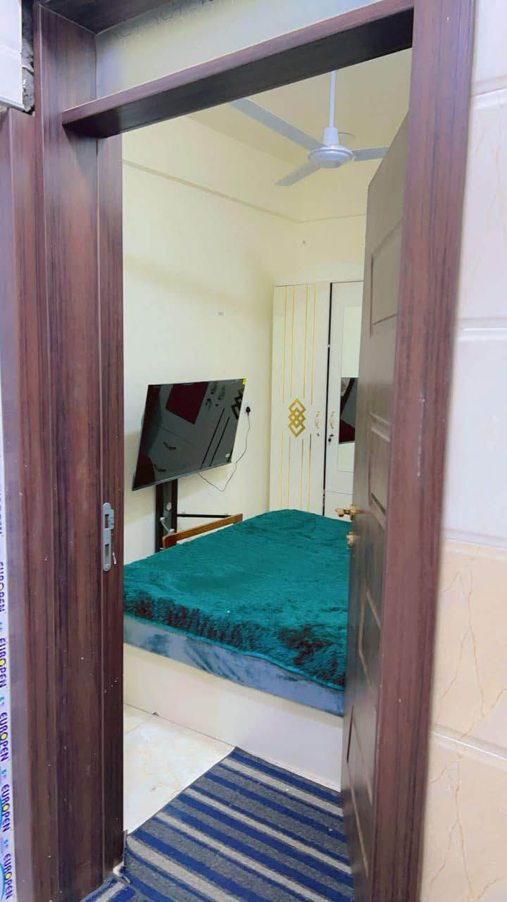 السلام عليكم توجد شقه للإيجار مؤثثه فول تحتوي على غرفتين نوم وصاله وخدمات العنوان المنصور / حي المتنبي  للاستفسار  أكثر
*********** بغداد, العراق
