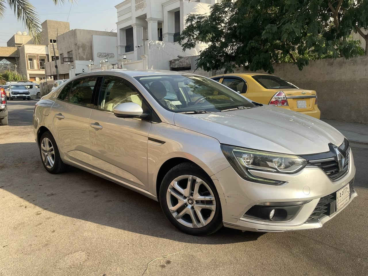 السلام عليكم
للبيع رينو ميكان 

موديل  2019  

رقم بغداد 

لونها سلفر 

السياره مامتعوبه ابد ونضيفه 
كفالة عامة كير محرك صبغ 

بلكات جديدة

حدادية فول 

شاشة اعطال 

شاشة ترحيب عد التشغيل والاطفاء

 تدفئة زجاج 

حساس كشنات 

حساس ضغط الاطاراة 

لد خلفي امامي ليزر 

كشاف ضباب 

مقابض اباوب داخل نيكل

مطعم الداخل بكاربون فايبر  

زجاج اوتو ٤ ابواب 

لايت عدسة عالي ناصي 

مانع انزلاق ذاتي 

جنطه بصمة+رمونت 

____

السيارة بيها بارد جاملغ قطعة وحده

البنيد طخة خفيفة 

السعر : 95 ورقة 

الاستفسار : ***********

مكاني بغداد
