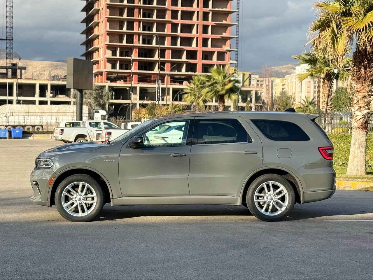 سيارة رياضية و بنفس الوقت عائلية ❤️‍🔥👍🏻
Dodge Durango 2023
دودج دورانكو ٢٠٢٣ ❤️‍🔥

مواصفات RT يعني فول بدون فتحة (مقاعد تدفئة-ستيرن تدفئة-شفتات بل ستيرن-تبريد مركزي- ٧ راكب السيارة)✨

مكينة ٨سلندر حجم ٥.٧لتر هيمي تنفس طبيعي ✈️
ماشية 62,000 ميل فقط و بحالة ممتازة جداً 🎉

ضرر السيارة مرفق مع الصور فقط جاملغ بدون نقطة دواخل او ايرباك سيارة رقم كاتي تترقم شمالي👍🏻

سعر السيارة فقط (295$) ورقة و بيها مجال للطيبين هم🤩

للاستفسار عن السيارة واتس اب-كورك👇🏻
☎️***********☎️ دهوك, العراق
