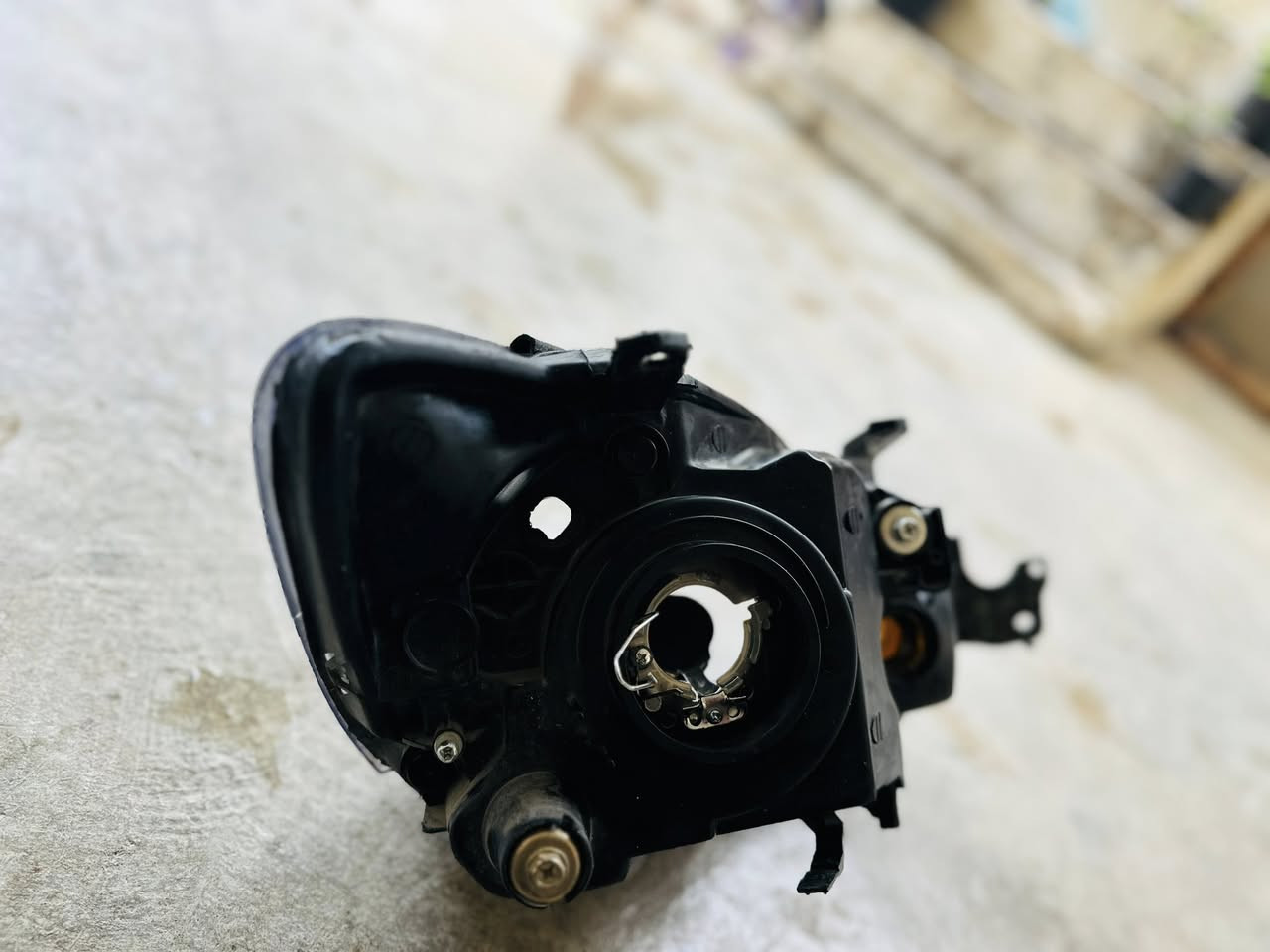 السلام عليكم مازادت لانسر بومة تجاري نظافة فولل السعر 80وبيها مجال مكاني ديالى شهربان 
***********
