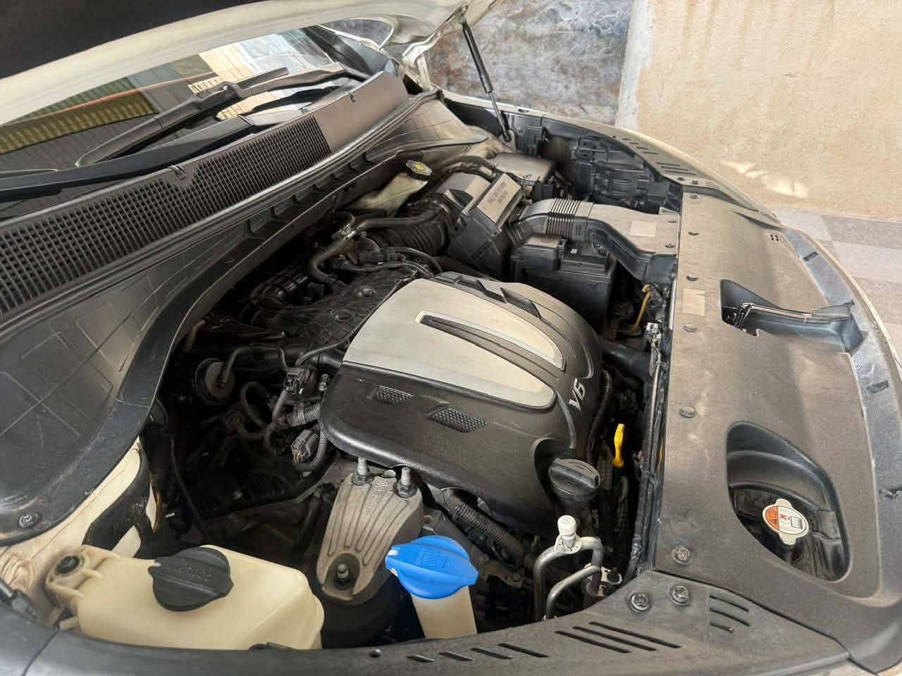 سلام عليكم سورنتو موديل ٢٠٢٠ ماشيه ١٠٠فقط 
مكينه ٣٥٠٠ بيها اربع اصابع بارد بل بنيد فقط مراوس بسورنتو ٢٣ او ٢٤ انطي فرق استفسار على هذا الرقم ***********
