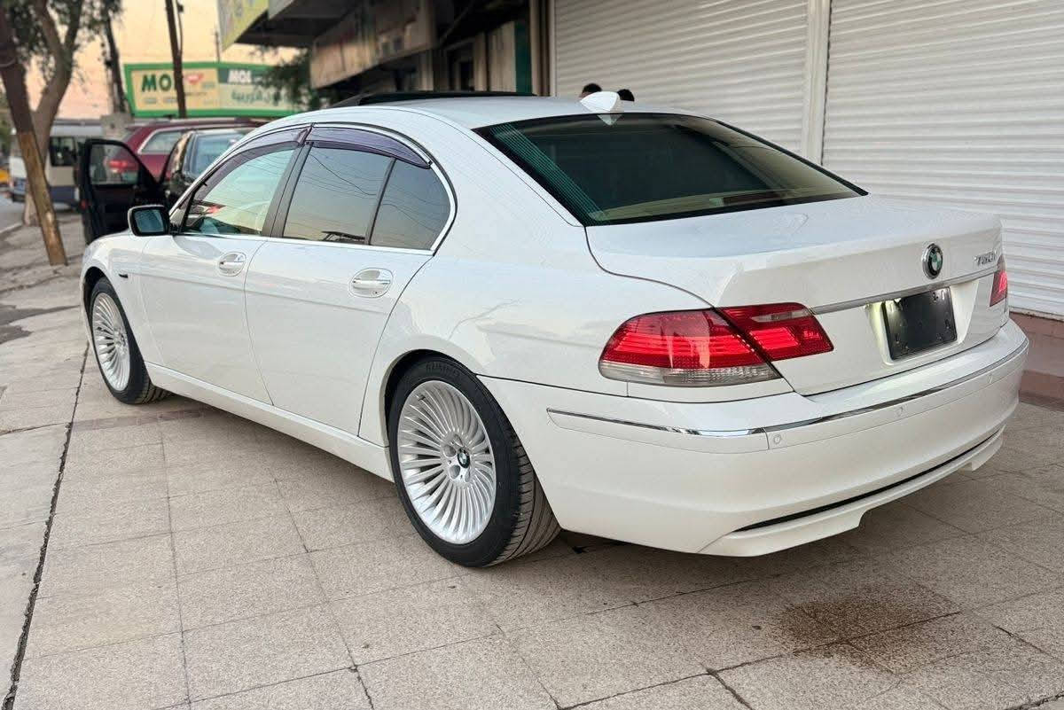 بي ام باخره حجم 750 تنفس طبيعي
 نوزل قصير داخل عسلي 
جلد كهرباء كشنات تتفئه تبريد 
باب قصير لمرغوب سياره جديده وجاهزه اي نقص مابيه 
موديل سياره اصل 2006 مسجله 2004 سياره كفاله 
بيه قطعتين كلير فقط 
موصفات سياره خمس 
بردات بوب شفط شاشه 
كار بلي شادله نضام حديث 
صدر امامي وخلفي شرط 
محرك كير تخم تاير جديد 
كوري ويل كب اصلي حاويه 
تحكم جهتين شفتات ستيرن 
صاج ملكي عليه ادامه كامله 
منضومت زينون اصليه عليه 
لحيه دعاميه اماميه M

للطيبين وسوك كلشي بيه 
بيع او مراوس حسب القناعه 
مكاني بغداد الدورة الاستفسار
 اكثر هاذا رقمي ***********
