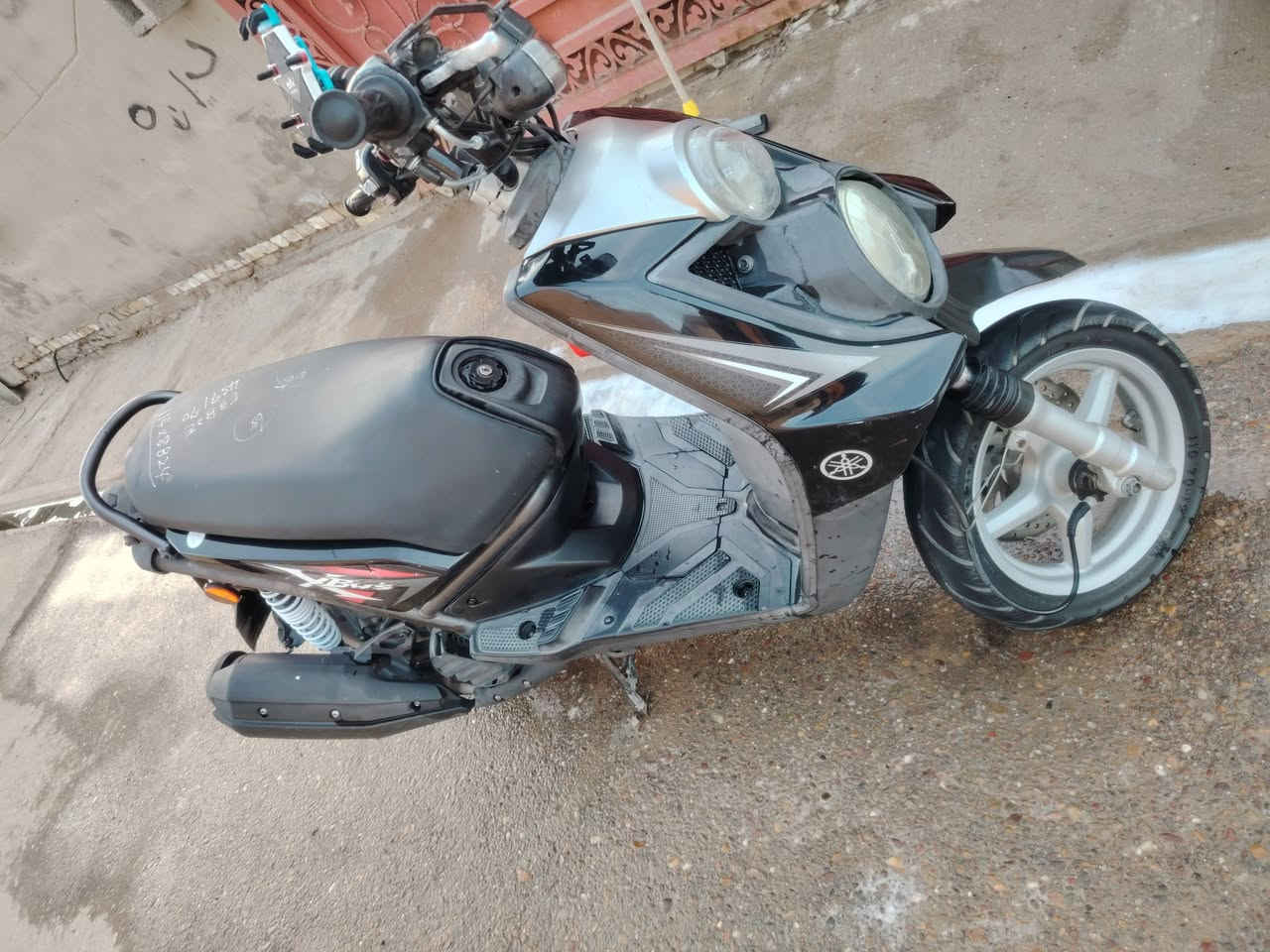 دراجه جبلي صارله اربع تشر من نازله من الرمبه مكفوله كفاله عامه السعر مليون وميه بغداد الحسينيه معامل ***********
