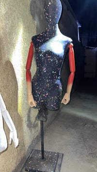 متوفرة • ٣ قطع