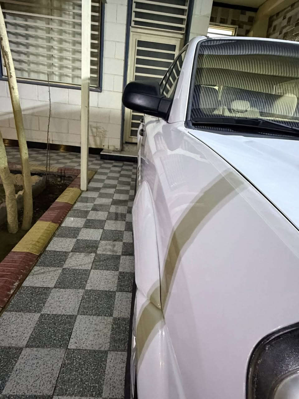 السلام عليكم توسان للبيع موديل 2009 خليجي سياره جاهزه من كل النواحي تبريد تدفئه حداديه امامي خلفي تخم تاير مصار سبوع من شديته كير مكينه جاهز وجديد بسمي رقم شمالي اربيل بسمي بيها باب عكس السايق صبغ اثر شخوط بدون تبديل بدون ضربه اثز شخوط قويه سياره حلوه ونضيفه ومال بيت وجاهزه من كلشي النقص فقط دوشمه داخليه *********** مكاني بابل قضاء القاسم
