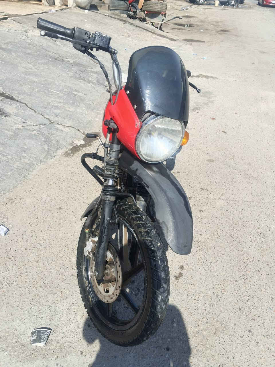 بوكسر 21 اوراق موجوده
شارع حيفا ساحه الطلائع مقابل جامع موسى الجبوري
بيه نقوصات بسيطه 
***********
900
