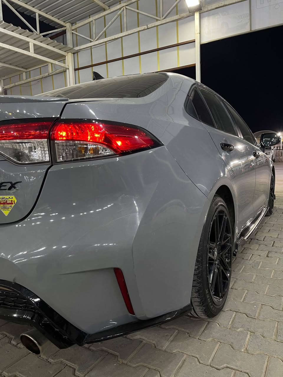 � تويوتا كورولا 2022 – فئة APEX (وارد أمريكي) 🇺🇸 كلين فقط دعاميه خلفيه
🔹الون تو كلر
🔹 المحرك: 4 سلندر 2.0 لتر
🔹 الاستهلاك: اقتصادي بالوقود

🏁 حزمة APEX الرياضية الأصلية
🔹 كشتاة رياضي 
🔹 صالنصه رياضي
🔹 تحكم وثبات أعلى على الطريق

🛞  ويل 18 رياضية سوداء
💡 الإنارة: مصابيح LED أمامية ونهارية

📱 شاشة لمس 8 إنج
📲 Apple CarPlay & Android Auto
🎶 نظام صوتي 6 سماعات
📸 كاميرا خلفية
🔑 تشغيل بالبصمة + دخول ذكي

🛡️ أنظمة السلامة (Toyota Safety Sense):
🔹 تنبيه ما قبل الاصطدام
🔹 المحافظة على المسار
🔹 رادار مثبت سرعة
🔹 مانع الانزلاق
مكان السياره نجف الإشراف  
السعر (173) 💵💲 وبيها مجال
الاستفسار 📞
***********
***********
