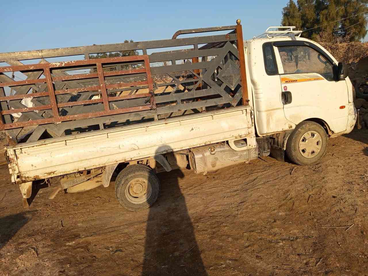 سلام عليكم كيه بومه البيع موديل 2004سياره جاهز من كلشي شاصي ورقم شاصي كفاله مكفولات مكينه توني جفته هيه والبم ونوزل حداديه جديده الوره والكدام كير والكسن مكفولات تايرات تخم كامل 6جدد كهربايات شقاله سنويه 2027توني محوله بسمي سعره 75وبيه مجال ***********مكانه محافضة ديوانيه قضاء الشاميه
