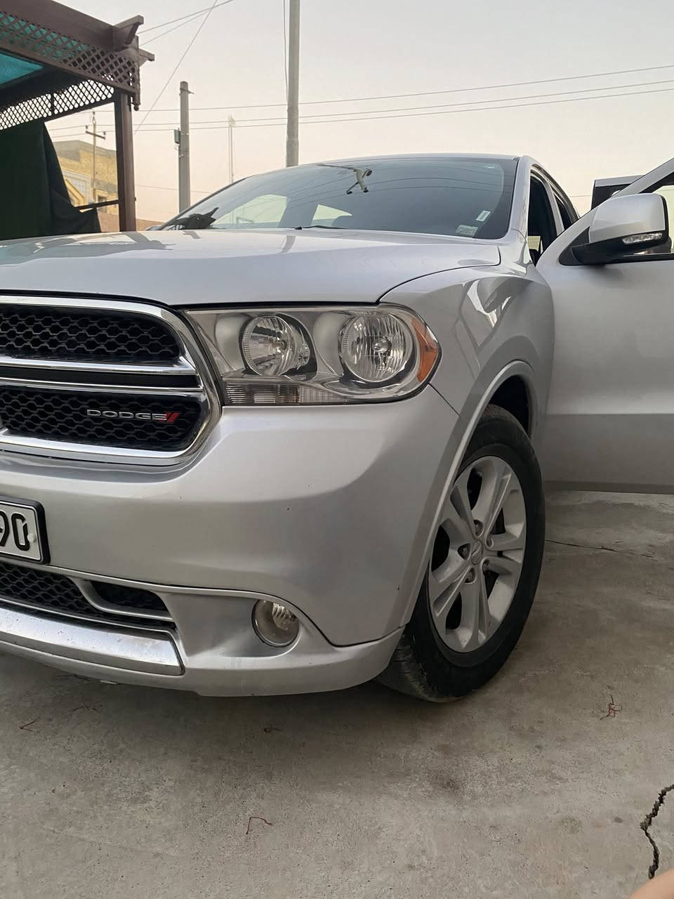 السلام عليكم 🫡 
للبيع دوج دورينكو 2011
وارد أمريكي بدون ضرر بوند كلير أمريكي 
جاملغ السايق بيها بارد بلعراق او جاملغ النفر بيها كرت توحيد موضح بل صور رقم سليمانيه بسمي تحويل فقط مكان السياره موصل 
رقم /*********** وتساب موجود
