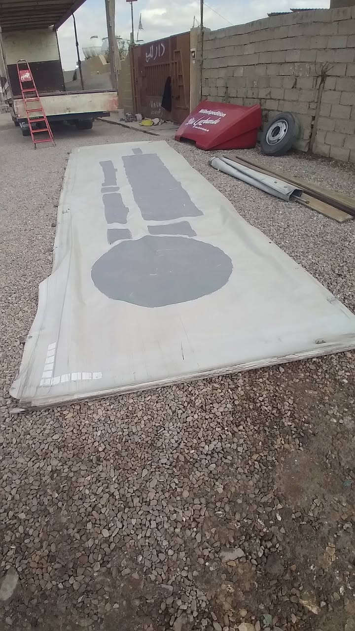 سلام عليكم كاسحه للبيع + جادر مسرح متكامل هوه وسقف + دعاميه  بلاديه + زوج صناديك بلاديات + عتله خلفيه   العنوان بغداد جرف نداف     ***********
