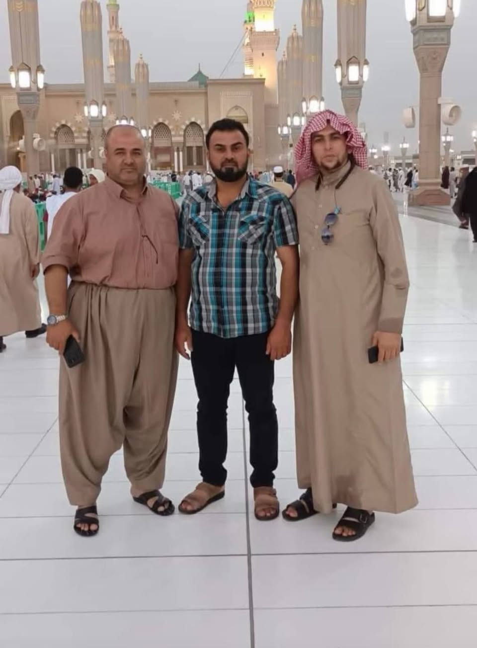 کۆمپانیای زەهاوی لەدوای موافقەی بەڕێوبەرایەتی حەج و عمرەی هەرێم  هەڵدەستێت بە ئەنجامدانی گەشتی عومرە.
 بۆ دوای جەژن بەپاس و بەفڕۆکە
2026/6/20-15

 بەهەرزانترین نرخ و باشترین خزمەتگوزاری 

اوتێل نزیک

سێژەم خواردن

جانتاو احرام

سەردنی شوێنە پیرۆزەکان
دووعومرە لەهەمان گەشت

سەردانی شاری طایف

پێدانی 30وەرەقە بە عومرەکاران بە 130هەزار
 لە ئێستاوە جەواز وەردەگرین ئەوانەی بەتەمان باجەواز بێنن لەخزمەتیان داین 
کۆمپانیای زەهاوی بەسەر پەرشتی حاجی بێباک
***********
بیباك بيباك ابراهيم حسن
:
​🕋 شركة الزهاوي للحج والعمرة 🕋
​تحت إشراف الحاج بيباك
​بعد الحصول على الموافقات الرسمية من مديرية الحج والعمرة في إقليم كوردستان، نعلن عن تسيير رحلات العمرة لما بعد العيد (براً وجواً).
​🗓 موعد الرحلة:
​من 15 / 6 / 2026 ولغاية 20 / 6 / 2026
​✨ مميزاتنا وخدماتنا:
​💰 أرخص الأسعار مع ضمان أفضل جودة للخدمة.
​🏨 فنادق قريبة من الحرمين الشريفين.
​🍽 ثلاث وجبات طعام يومياً.
​🎒 توزيع مستلزمات العمرة: (حقائب ولباس الإحرام).
​🕌 برنامج ديني متكامل: زيارة المشاعر والمقدسات.
​🕋 أداء عمرتين خلال نفس الرحلة.
​⛰ زيارة مدينة الطائف.
​💵 العرض الخاص بالعملة:
​نوفر للمعتمرين الكرام 30 ورقة (3000 دولار) بسعر صرف مدعوم (130 ألف دينار لكل 100 دولار).
​📝 ملاحظة هامة:
​بدأنا باستلام جوازات السفر من الآن. الراغبين بالتسجيل يرجى مراجعتنا مع الجواز، نحن في خدمتكم دائماً.
​📞 للتواصل والاستفسار:
​رقم الهاتف:
***********
 ***********

​بإدارة: بیباك بيباك ابراهيم حسن 
​شركة الزهاوي.. رفيقكم في رحلة الإيمان
بیباك بيباك ابراهيم حسن 
حاجی حسین حاجی صالح
