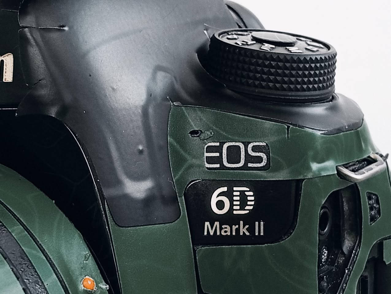 📸 للبيع: كاميرا احترافية Canon EOS 6D Mark II مع عدسة 24-105mm
كاميرا من شركة بحالة ممتازة، مناسبة للتصوير الفوتوغرافي والفيديو بجودة عالية.
🔹 المواصفات: • كاميرا: EOS 6D Mark II (فل فريم)
• العدسة: 24-105mm متعددة الاستخدامات
• شاشة متحركة تعمل باللمس
• تصوير فيديو Full HD
• واي فاي وGPS مدمج
🔹 الحالة: نظيفة ومستخدمة بعناية
🔹 المحتويات: الكاميرا + العدسة 24-105 + البطارية + الشاحن
💰 السعر: [مليون و200]
📍 الموقع: [بغداد الكرادة داخل ] بغداد, العراق


**إذا كنت صاحب هذا الإعلان وتريد حذفه لأي سبب، رجاءا أرسل رسالة إلى الدعم الفني**