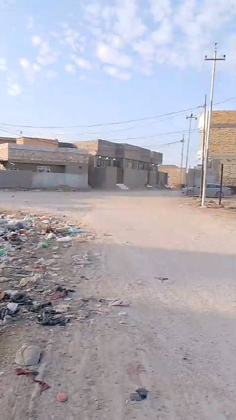 قطعه ابلاش والله بلاش المساحه 200 متر طابو زراعي سند 25 كافه الخدمات المكاتبه ويه راعيه مباشرتا يبيع منه 100 اتريد كله واجهه 10 نزال 20 العنوان شارع 100 قبل جسر المشاه بفرع الصيدليه مقابيل لحوم بركات السجاد 
تبعد عن الشارع 300 متر 

السعر 50 مع مجال بسيط جدا

استفسار اتصل *********** حلة, بابل
