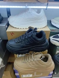 الرتاج للاحذيه الماركة بمناسبه العيد وفرنا لكم افضل انواع الاحذيه والب...