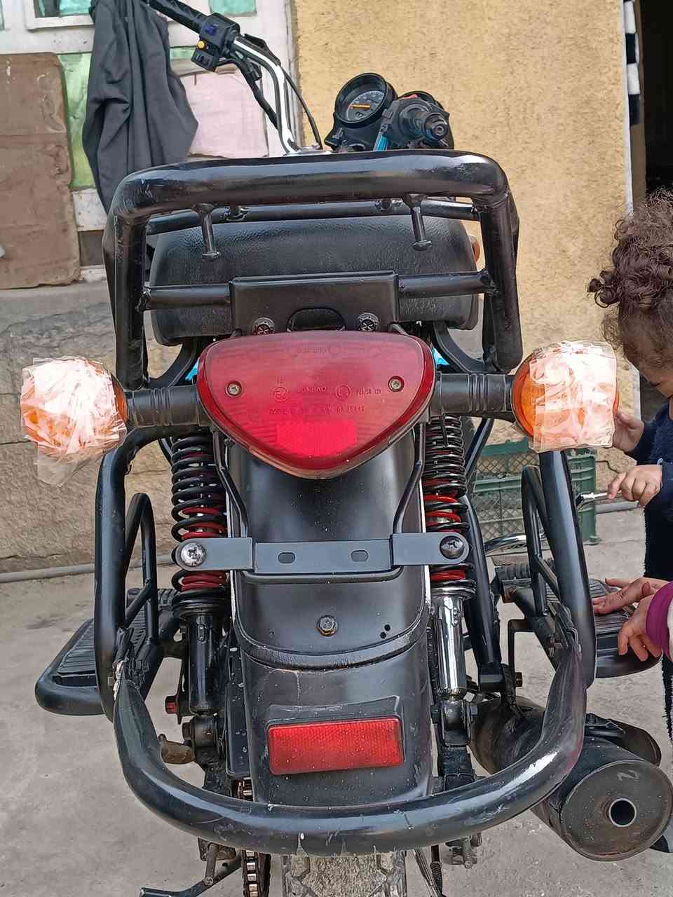 دايون نفخ A26 موديل 23 مكينه 200
كتابه حمرةأوراق استنساخ مكفوله 
من السرقه نضافة خير من الله 
شلعة و معدل تشك الكاع مكينه خرسة 
نكرة سلف كهربائيات كله شغاله 
مكان حله مجسر الثوره 
السعر 1350
***********
