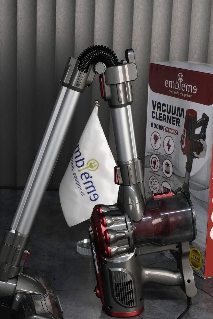 ⁨ ⁨ مكنسة عصا متحرك قابلة للثني 

سهولة الوصول للاماكن الصعبة مع لمامة لجمع الشعر من الارضيات والمفروشات

🔺طول الواير 6.3 متر
🔺 سعة الخزان 0.8 لتر
🔺 قوة السحب 15 الف باسكال
🔺فلتر قابل للغسل
🔺️ طول الانبوب  72cm
🔺 ملحق للقنفات والكراسي
🔺 قدرة الماطور 1000w

✅العنوان الديوانيه شارع المواكب مجاور حسينية ام البنين 
***********
