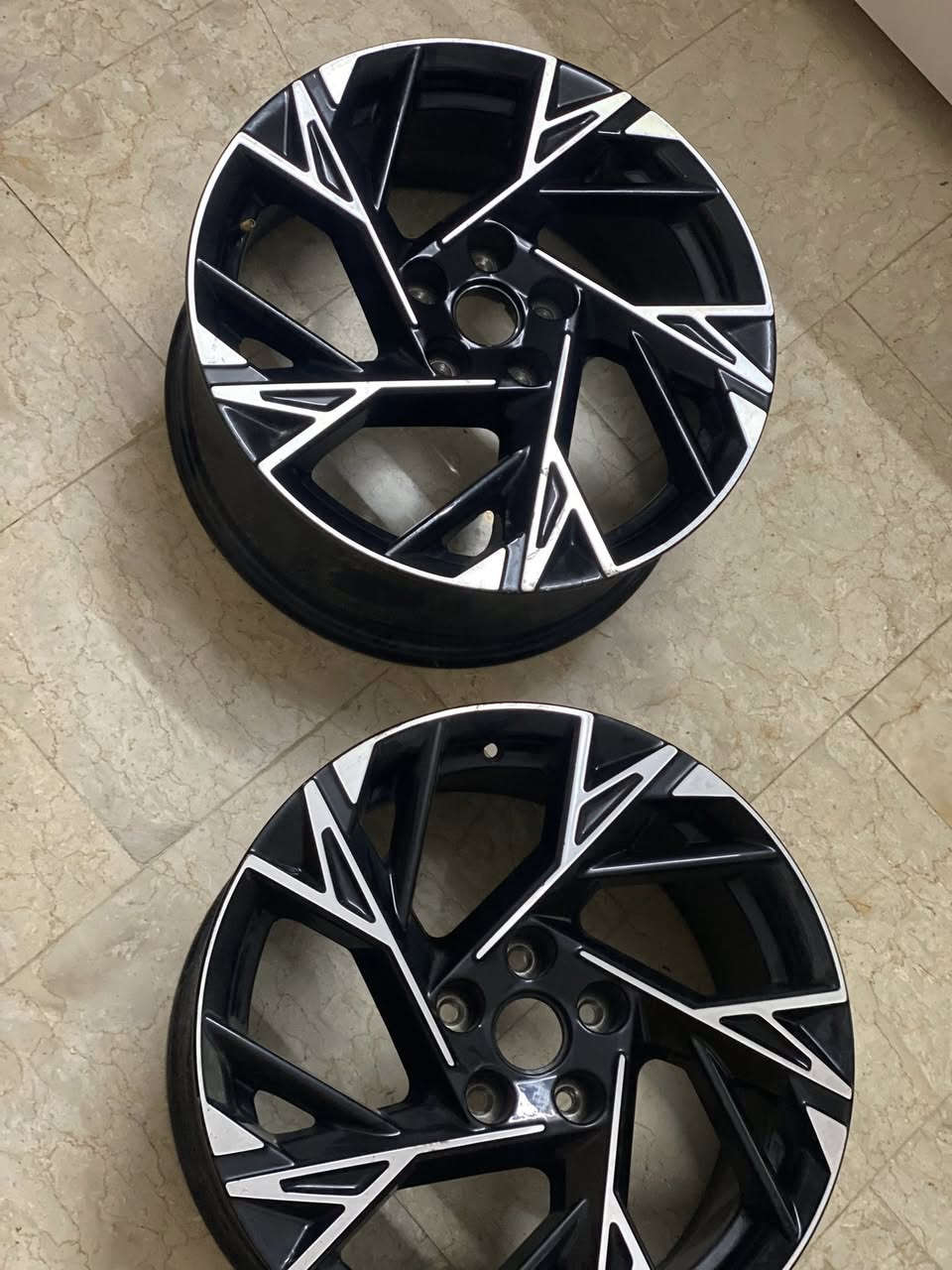 شباب عندي غراض كي فايف موديل 25للبيع
 للاتصال على الرقم ***********
