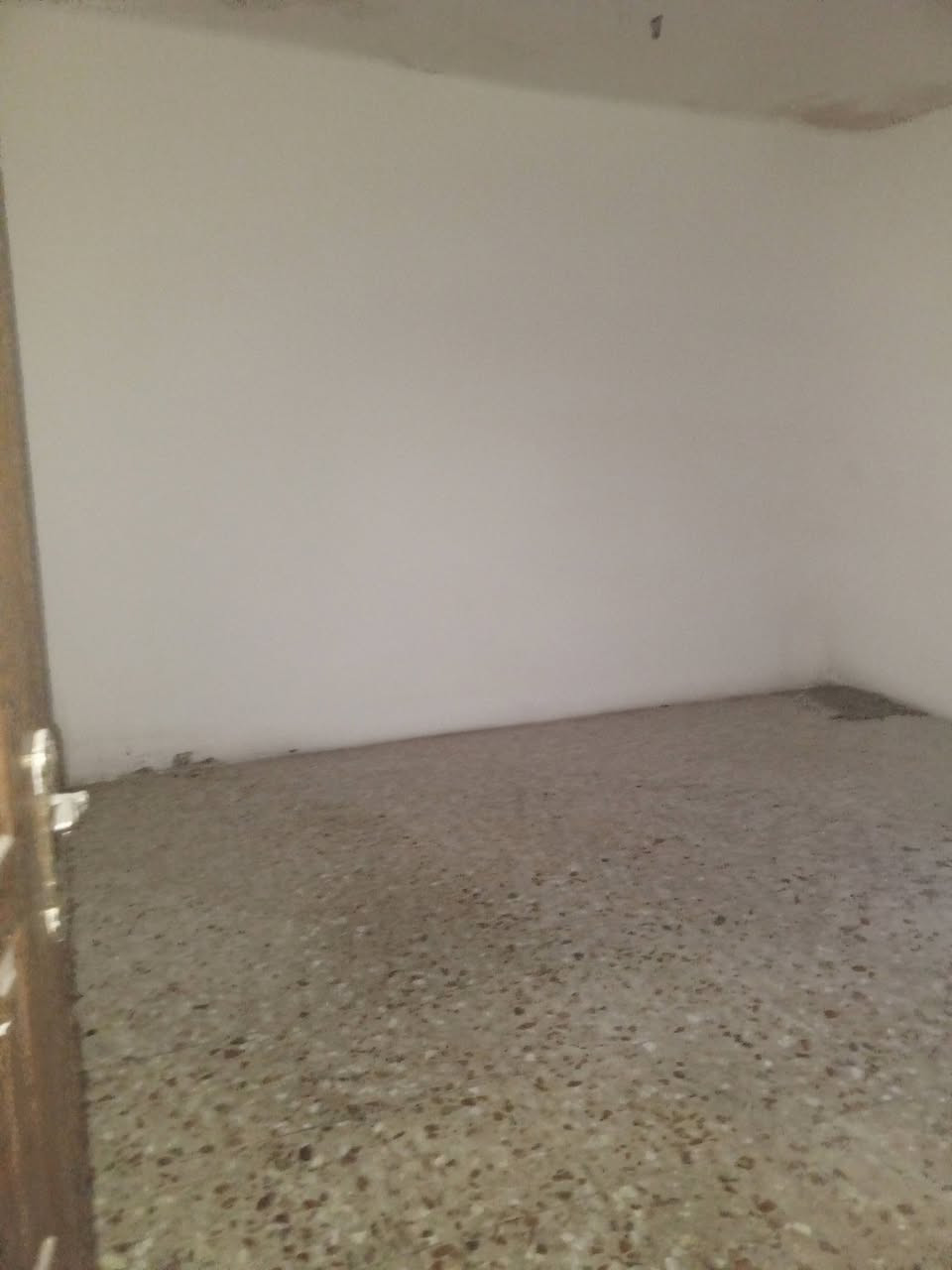 دار لبيع المساحه 100 متر على شارع عام تجاري بي محل الزعفرانيه دور الشرطه قرب حسينه  الامام المهدي ،،لاتصال ،،***********
