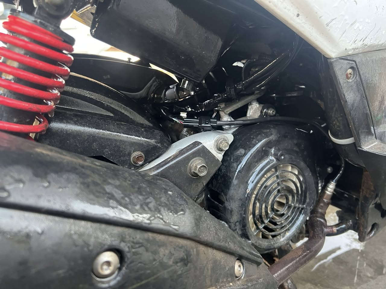 السلام عليكم جي تي آر للبيع فقط اخوان الله شاهد اني منزلها من الرمبه بيدي جيب وايك فيتر وفحص الدراجه اذا مفتوح برغي بلدراجه رجعها وتاخذها من باب بيتي الدراجه فقط كفرها الامامي مكسور والله العظيم الدراجه ما داخله تصليح بس بدلتلها فيت بم اصلي الله شاهد وهاذ رقمي *********** مكاني بغداد الشعب
