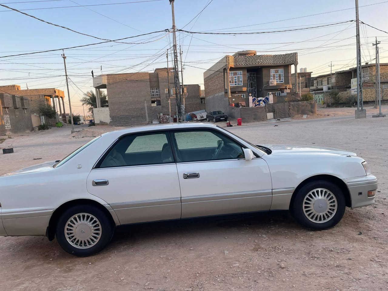 سلام عليكم 
راس ثور فلات موديل ١٩٩٧
رقم نجف دولي بسمي سنويه 2031
مكفوله من الكص ونقل وضربه بيه رشات صبق قليلات
محرك وكير فيفيتي 2500 فيشه وحده
كهربائيات جهازه تبريد شقال 
تخم تاير جديد حداده جديده 
 دواخل جديده سياره جاهزه 
 مكاني نجف خان نص 
السعر( 103 ) وبيه مجال 
التصال ***********
