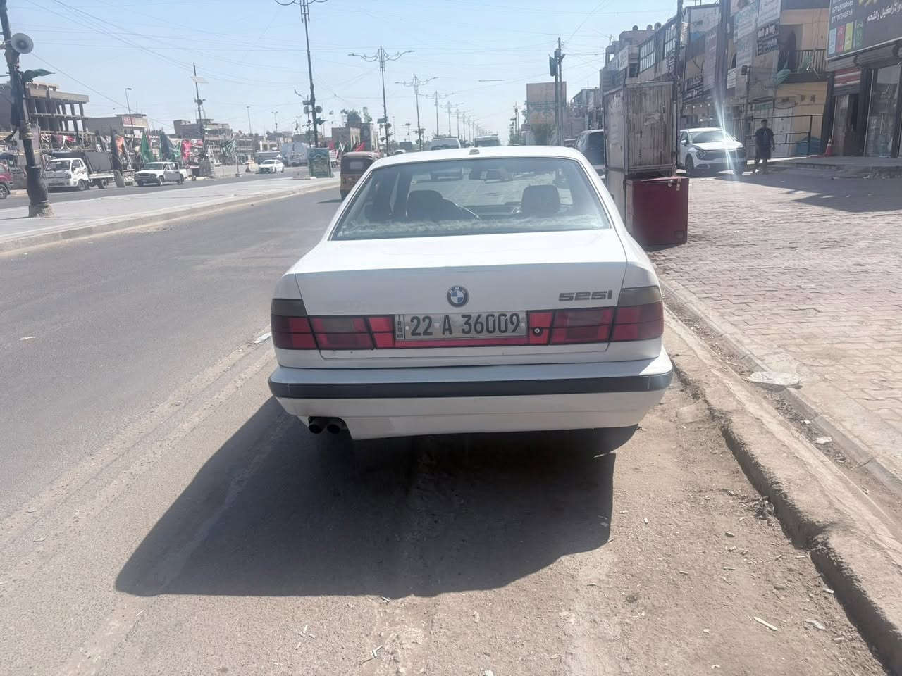 سلام عليكم 
للبيع 1991 
بدون دواخل بدون صبغ بلادي 
بيها 
طخه بسيطه  جاملغ خلفي مابينه 

غرفتها بحاله جيده
كهربايات كلها شغاله 

و سياره جاهزه 

صالها عندي ٥ سنوات 

محرك 220 مسكر بحاله ممتازه 
كير عادي 
تبريد شغال 
صدر جديد 
تايرات جديده 
سنويه نافذه 
ب اسمي 
*********** عنواني اربيل 
سعرها 58 وعليها 300 دولار غرامه تنزل من سعرها ً 

و بيها مجال
