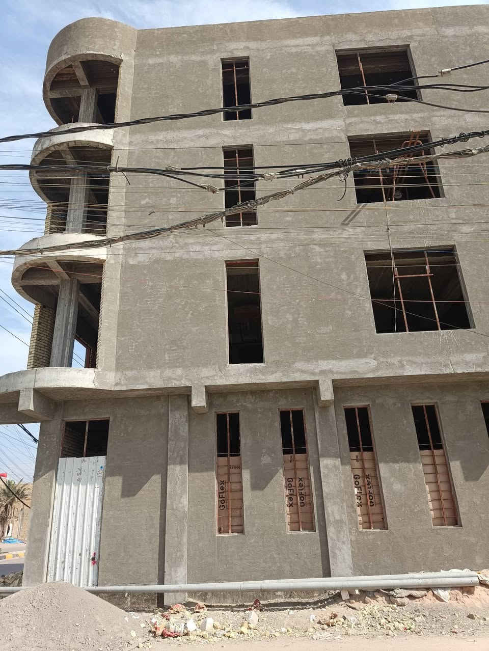 كادر البخ خارجي متفرغ حالين اي ارتفاع مو مهم بس بنايات خارجي اكو وتساب *********** ***********
