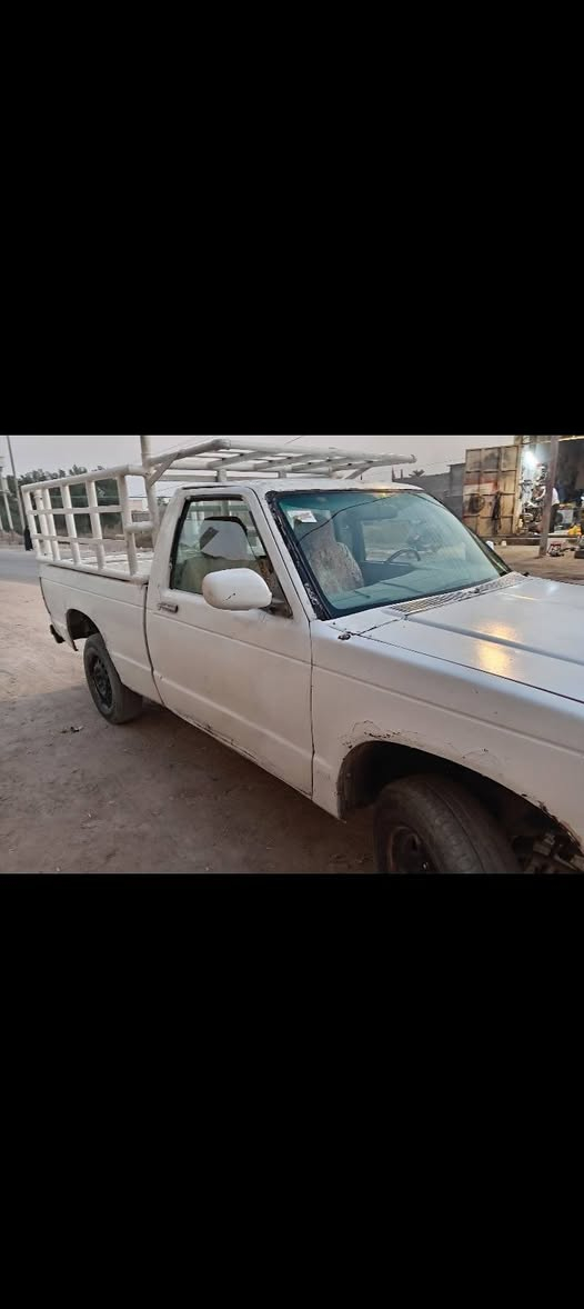 السلام عليكم سياره شوفر أمريكي موديل 91 مصفره هيئه وغرامات محرك بطه 2 ونص رقم دولي توه مطلعينه المكان البصره ابي الخصيب السعر 25 وبيها  محال قليل جدا
الرقم واتساب ***********
