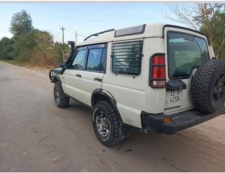 السلام عليكم لاند روفر دسكفري موديل 2001 رقم بغداد باسمي انكليزي مكينه گاز 4سلندر  كير عادي فورويل دعاميه ولويات ARBونج سحب تخم تاير جبلي السعر 100 وبيها مجال مكاني واسط العزيزيه رقم..***********
