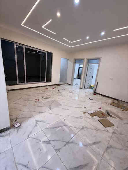 بيت زراعي للبيع  صفر مامسكون في ارقى مناطق كركوك مساحته 220 متر باتجاه شروق الشمس البيت مضمون اوراقه كلها كاملة مشمول بقرار التمليك مع توفر خدمات كاملة بالمنطقة ماء وكهرباء والمنطقة كاملة كلها زراعي  يتكون من استقبال وهول ومطبخ وغرفتين نوم سويت وصحيات داخلية وخارجية 
(السعر 95مليون)مليون وبي مجال 💵💵
العنوان طريق بغداد خلف المستشفى التركي مقابل مطعم صمد بداية سايدين حي الواسطي قرب المحافظة الجديدة 
للتواصل والاستفسار على الرقم التالي***********
