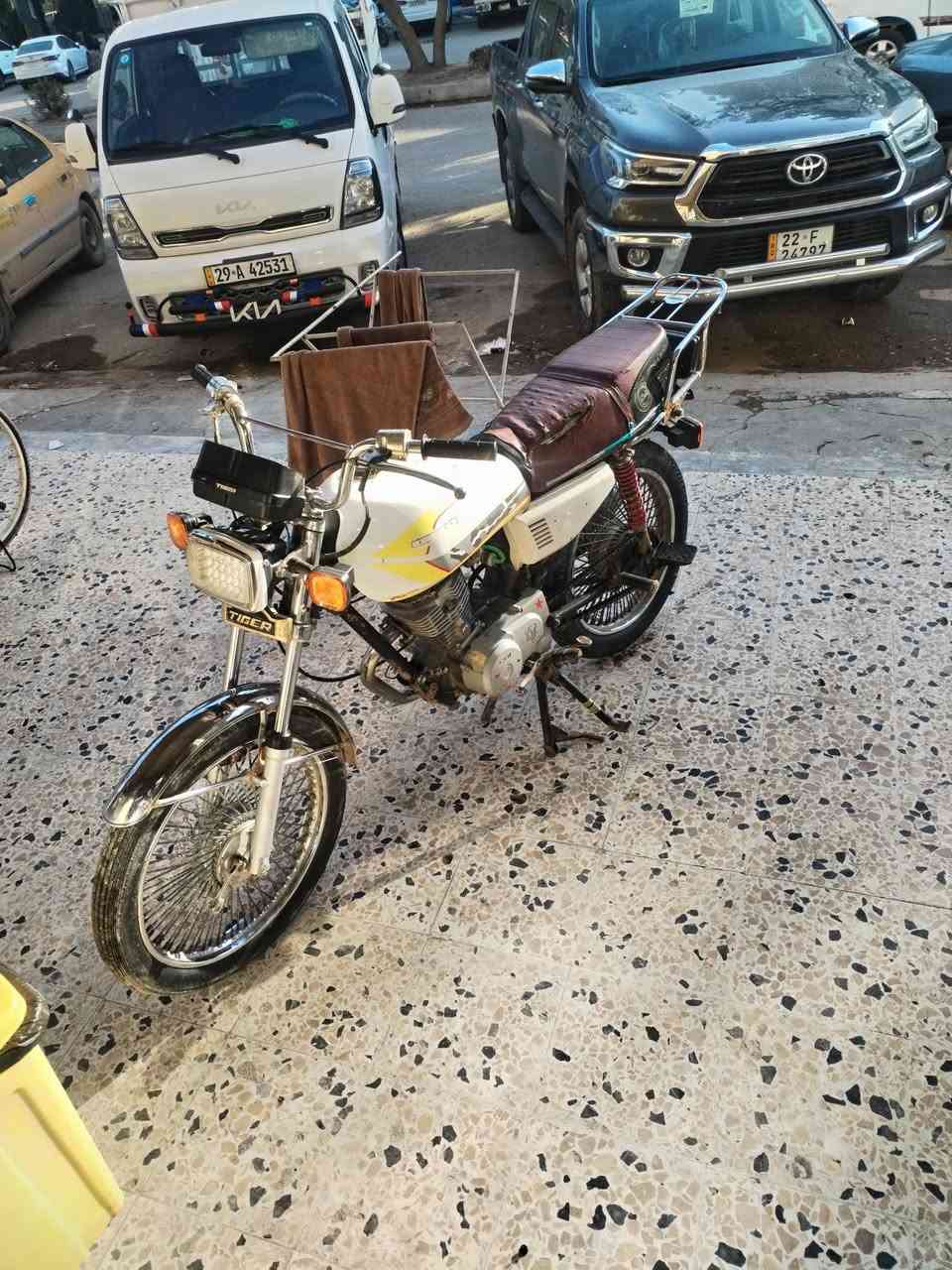 دراجه للبيع تايكر موديل ٢١ مكينه مفتوحه مره وحده بستم  شرط كلها أوراق بغداد لسعر ٣٥٠ قفل مكاني عزيزيه للاستفسار تصل ***********
