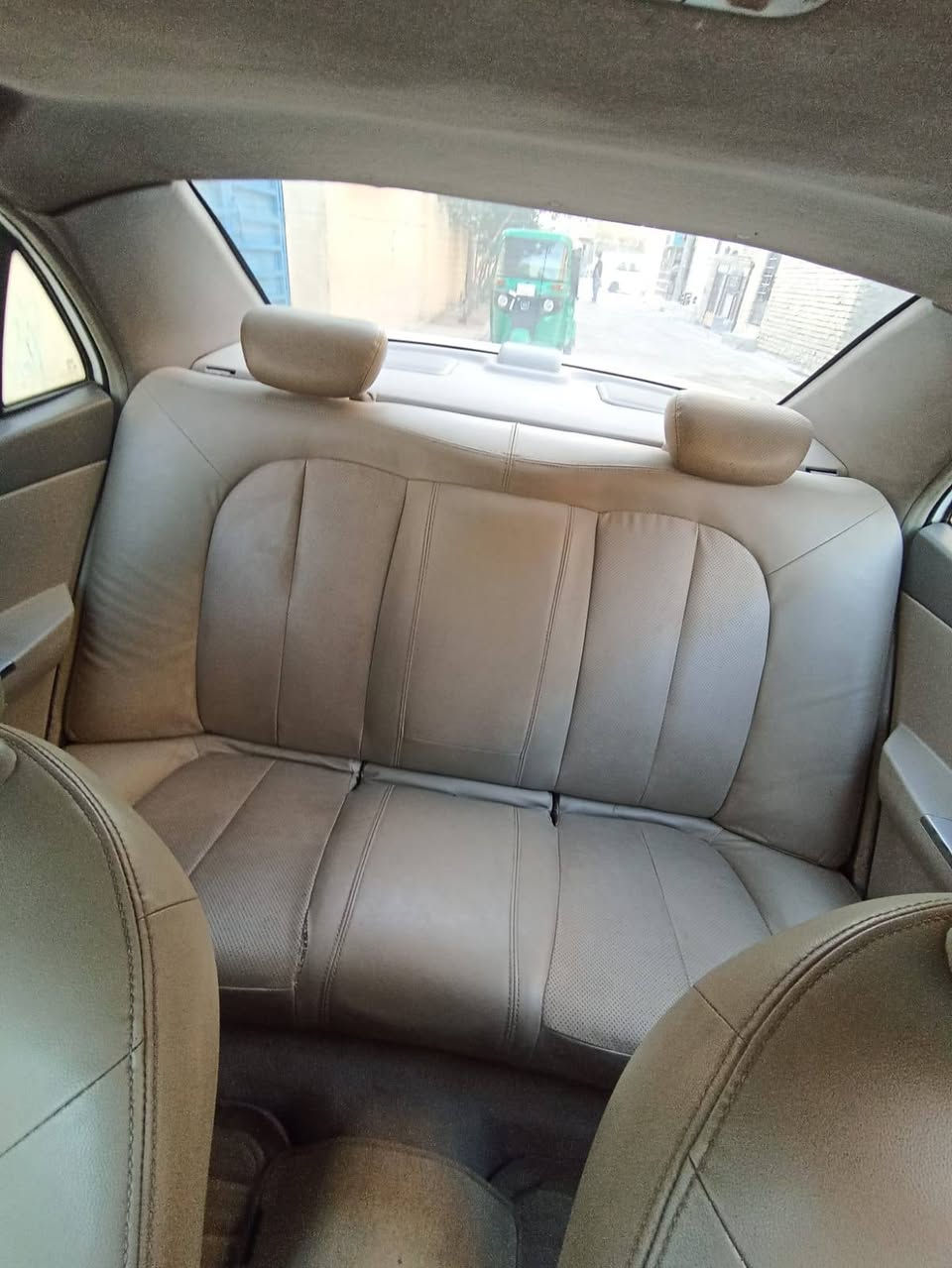 السلام عليكم
سيارة بي وايدي 2013
رقم شمالي 
المكان بغداد 
السعر 50 وبي مجال قليل 
الاستفسار على الرقم ***********
