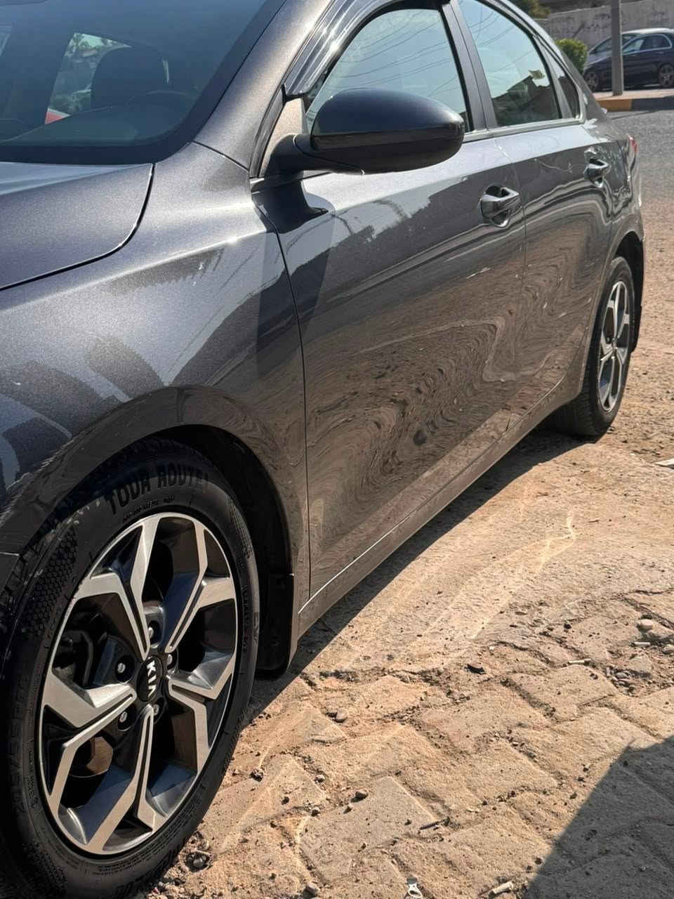 سلام عليكم للبيع فورتي مديل 21 السيارة جاهزه تبريد كير محرك كفاله السياره وارد امريكي حادثه بنيد وجاملغ جهت اليمنه فقط بدون دواخل السياره خير من الله كير جيدي لاين السياره نص فول مو فول صدر امامي خلفي جديد تجي تكلب وشوف بعينك للشراي رقم الهاتف *********** اتصل وبيك خير وتدلل تريد تحويل تريد وكاله كيفك انته
