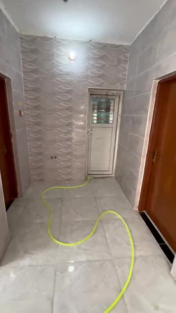شقه للايجار طابق اول 3 نوم بشارع صيرفه يم سوك ابو دشير 
ب 350،   تصال واتساب على ابو مكتب ***********
