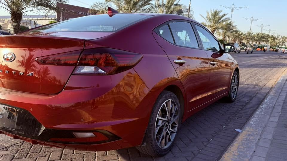 السلام عليكم
النترا 2020 خليجي، فول مواصفات: بصمة، كاميرا خلفية، حساسات رادار امامي خلفي، مرايا جانبية شفط، شاشة لمس نظام carplay، فتحة سقف, وضع القيادة، محرك 2.0 دوش المرغوب
السيارة بيها قطعتين صبغ مبينة بالصور
السعر 148 
اتصال و واتساب على الرقم
***********
