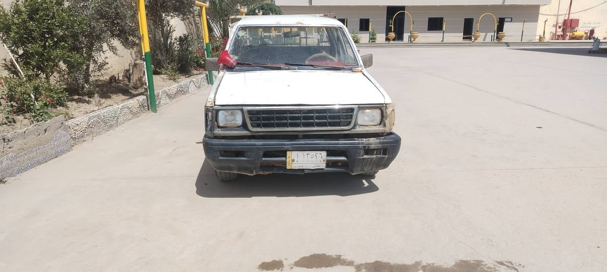 بيكم للبيع مكينه ثري واي كير عادي نظيفه رقمه ابيض مثنئ راعيه موجود سنويه عظم موديل ٩٢ سعر 20وبيه مجال ***********
