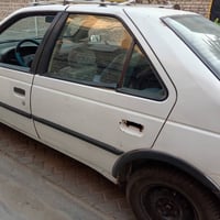 بيجو روى ٢٠٠٩ مكينه جديده كير جديد تخم تاير كهربائياتها شغالة سنوية ٢٠...