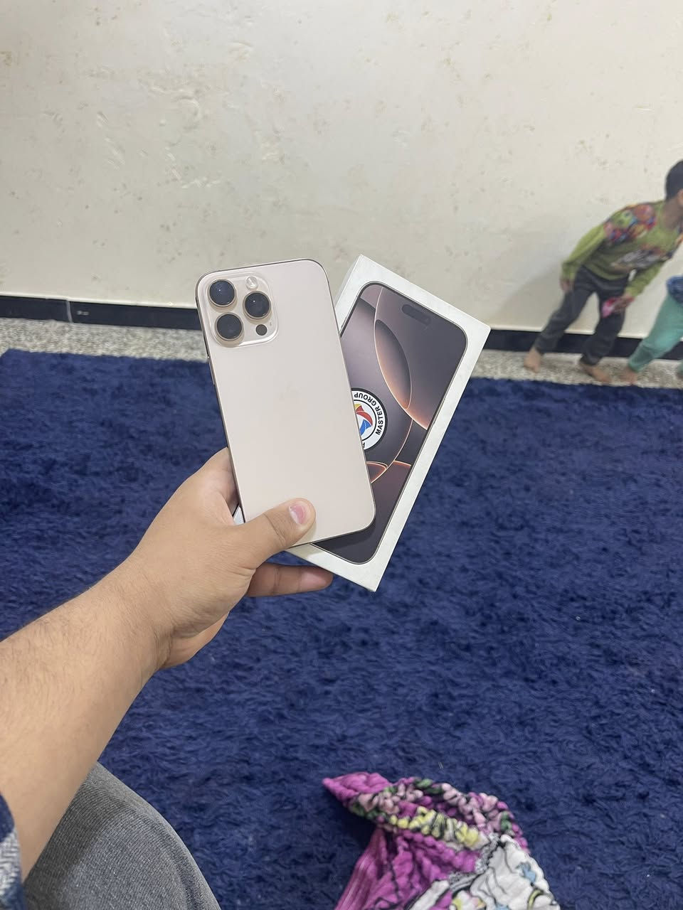 السلام عليكم جهاز16 برو ماكس شرق اوسط اعتبرة جديد فاتحة من الكارتون شرق اوسط كامل ملحقات بطارية 98 خيال مال زلغ مبي ذاكرة 256 كلة شغال وممبدل شي مكاني بغداد بعدة داخل الضمان السعر 1400 بي مجال بسيط 
***********
