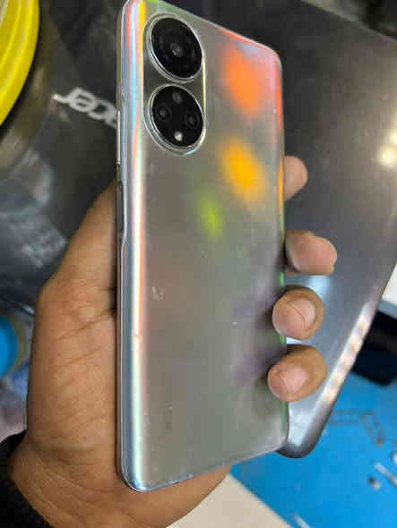 السلام عليكم 🫡 هونر X7 الذاكره 128 نظيف جداً مواصفاته معروفه السعر 100 الف مكاني بغداد  العبيدي الرقم***********
