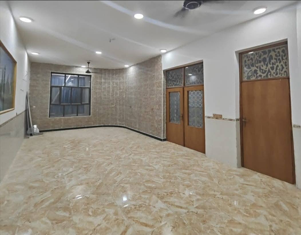 دار للبيع طابو زراعي سند الموقع شارع 80 ركن خير محطة الاضواء المساحة 400 متر مربع 9 غرفه نوم هول صالة مطبخ ومجمع صحيات عدد 3 للاستفسار مكتب النبل للعقار والبناء والهندسه
*********** واتساب 
***********
