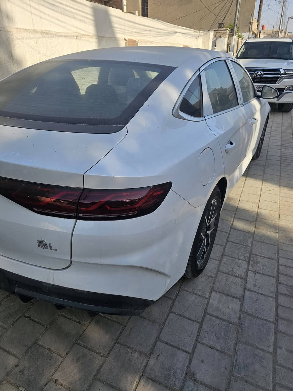 السلام عليكم بي واي دي 2024 زيروا مرقم بغداد بأسمي كون l  ماشيه ٢٥٠ كيلو على كد الترقيم سياره واسعه جدا من الداخل وهيه تعتبر اكبر حجم  بال بي واي دي السيدان
نظام ذكي بلكن هايبرد 

BYD Qin L DM-i  محرك بانزين وكهرباء كشنات جلد كهرباء شاشه كبيره ومتحركه تشغيل بصمه تحكم كامل بالسياره كروز سرعه كامرات دواره كامره اماميه  مثبت   

سرعه تبريد خلفي وامامي 

السعر ٢٢٧٥٠ مليون 

بغداد شارع فلسطين 

***********
