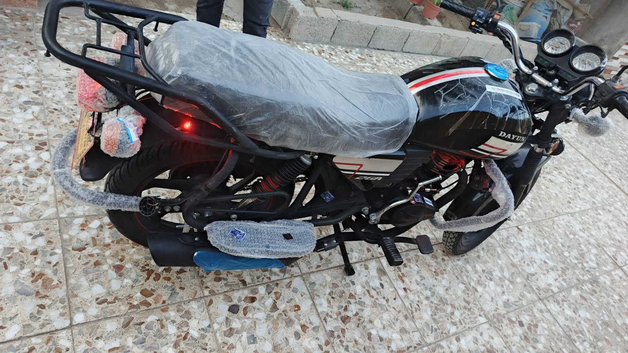 السلام عليكم دراجة دايوان 20 طالعه ب 23 الدراجه مثل مااشوف جديده السعر ١٤٠٠ وبيها مجال عنوان كربلاء /***********
