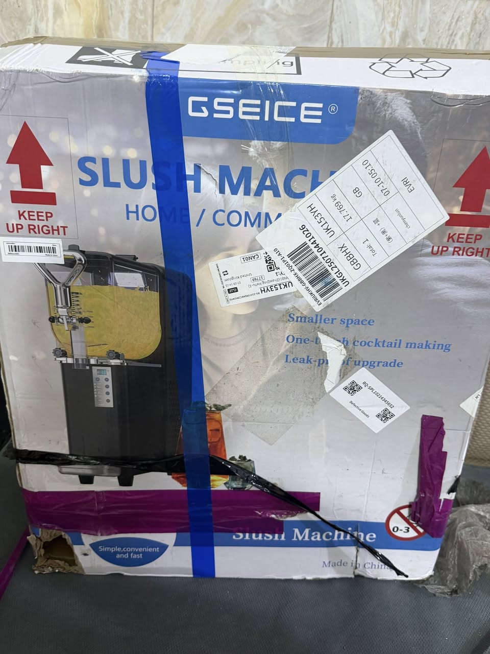 نبذة باستخدام الذكاء الاصطناعي

جهاز GSEICE Slush Machine هو صانعة سلاش للاستخدام المنزلي والتجاري.
يتميز الجهاز بتصميم موفر للمساحة، وقدرة على صنع الكوكتيلات بلمسة واحدة، وهيكل مقاوم للتسرب. 
يعمل الجهاز على تجميد الخليط وكشطه لإنتاج ثلج ناعم ورقيق. 
يحتوي على محرك قوي وسعة تناسب التجمعات العائلية أو الحفلات. 
يبلغ وزن المنتج حوالي 17.769 كجم. 
الترجمة
GSEICE: جيسيك (اسم العلامة التجارية)
SLUSH MACHINE: ماكينة السلاش
HOME/COMM: منزلي/تجاري
KEEP UP RIGHT: يُحفظ عمودياً
Smaller space: مساحة أصغر
One-touch cocktail making: صنع الكوكتيل بلمسة واحدة
Leak-proof upgrade: ترقية مقاومة للتسرب
Simple, convenient and fast: بسيط، مريح وسريعMade Ch 
السعر85مع توصيل


**إذا كنت صاحب هذا الإعلان وتريد حذفه لأي سبب، رجاءا أرسل رسالة إلى الدعم الفني**