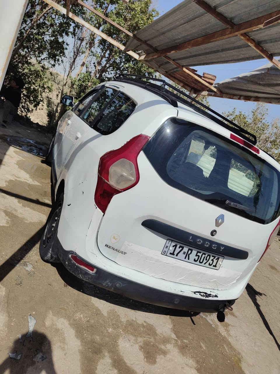 رينو للبيع
رنو لوجي الشكل الجديد مديل2014 سياره نضيفه 

السعر 58 وبيه مجال بسيط لشراي ***********
