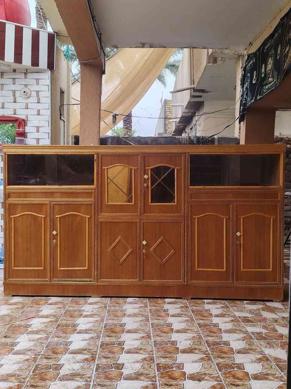 بوفيه مترين ونص مستخدمه قليل نضيفه واتساب ***********
