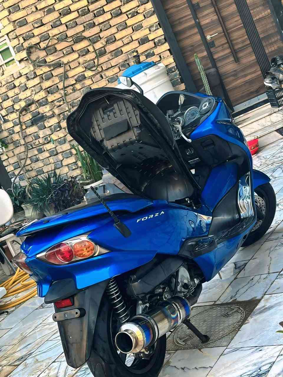 سلام عليكم
فورزه 010 دراجه صار شهر طالعه من وكيل 
كفاله عامه 
ماشيه 17الف حقيقي دراجه نظيفه بمعنى لكلمه ضمان سنه 
اريد اراوس ب تي ماكس نظيف 2011 وفوك
***********
