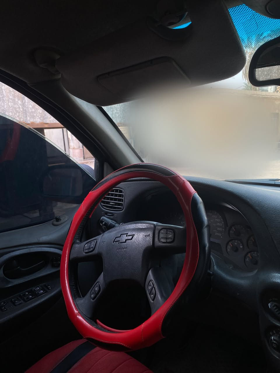 بلايزر للبيع موديل 2001 بدون حادث
لون اسود اصل زيتوني مصبوغه جماليه

داخل دوشم احمر رياضي

كشنات جلد تدفئه 

تبريد ثلج مع قطعتين خلفيات

تحكم كراسي وخرن 

شاشه لمس فول مواصفات

كزوزت رياضي 

بلكات مجاول كله جديد 

نوزلال كله شغال

سياره قويه 

نظام ABS 

نظام مانع انزلاق تراكشن

تسجيل صوتي داخل السياره مع حساسات صوت 

دهن محرك كله اصلي مداريها

اكسل جديد

كلشي زين

محرك كفاله

كير كفاله

صدر جديد بدلته ب750 شرط GM

تثبيت سرعه وبيها مواصفات تكلك شكد تمشي التفويله والجناي يعرف 

بيها تحكم ستيرن 

شرط التحويل السياره باسمي

سنويه تنتهي ب2027 

السياره كامله ورسميه كلشي أصولي 

رقم بصره باسمي

باب الصندوق مبدله شرط LTZ 

السياره تو ويل 

وياها سبويلر وبعض الامور

سماعات تاهو 

كلشي شغال بيها 

السياره بيها جراد ببعض الاماكن تجي وتشوف بعينك 

السياره كلشي شغال بيها ما عدى الفور ويل والجامه الي خلف السايق

للاستفسار الاتصال او المراسله على الواتساب على الرقم *********** 

***********

سعرها 88 وبيها مجال للطيبين شراي ادخل 

وانا بخدمتك مكاني بصرة ابو الجوزي
