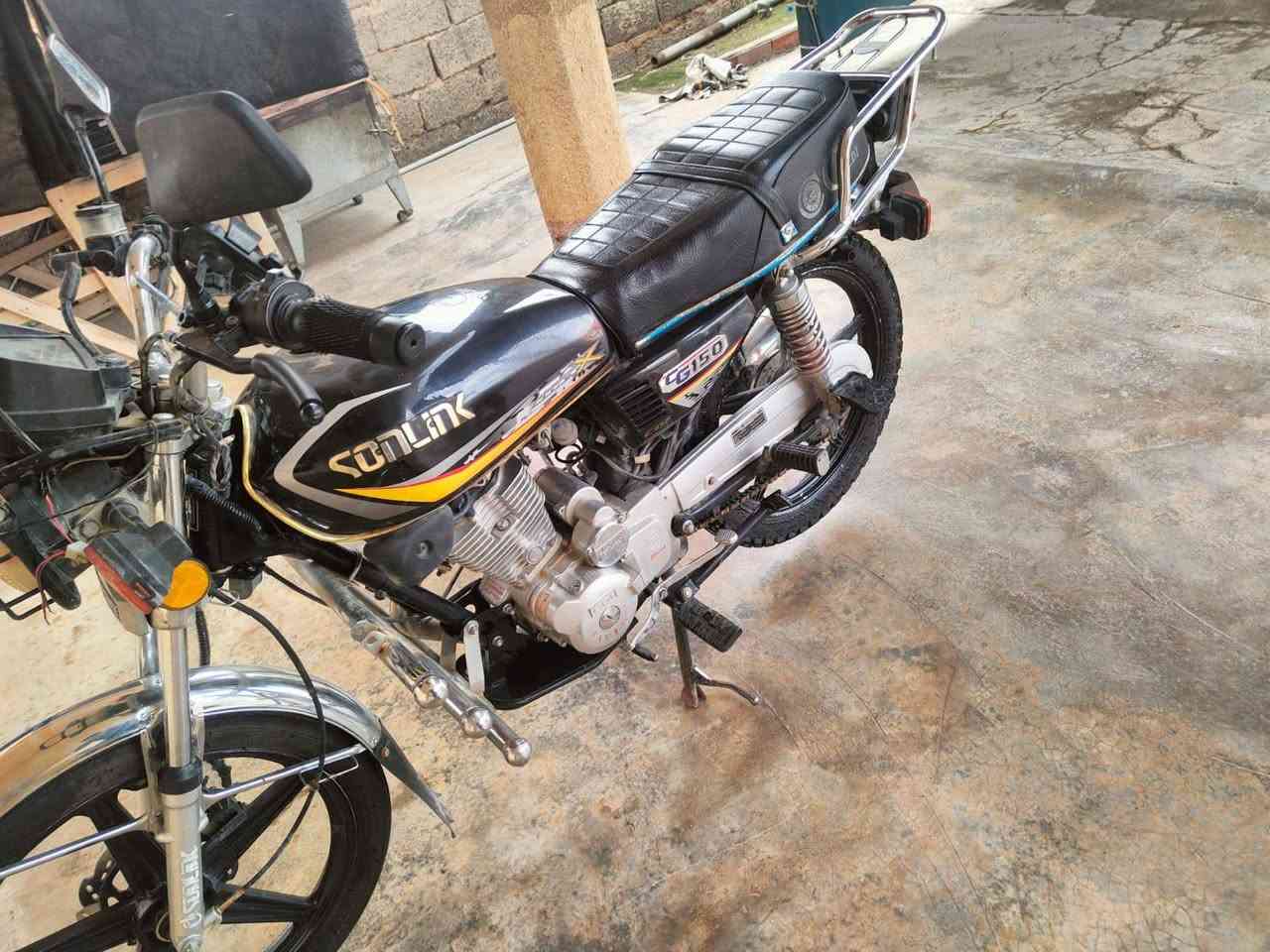 سلام عليكم سيفان ٢٠٢٠ محرك كير شرط كهربائيات كلها شغالة سلف لايت بومة كلة شغال تايرات جدد ماطور نضيف حيل السعر ٤٧٥ وبي مجال مكان تكريت المحزم ***********
