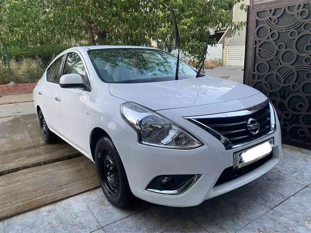 سلام عليكم 
نيسان صني هندي موديل 21 ماشيه 93
مكفوله بدون صبغ وبدون تعديل فقط بيه رصعه سحب
بيه بطاقة بنزين 
سنويه وهزه مامنتهيه رقم سليمانيه 
مكاني كركوك 
سعر 115
*********** كركوك, العراق
